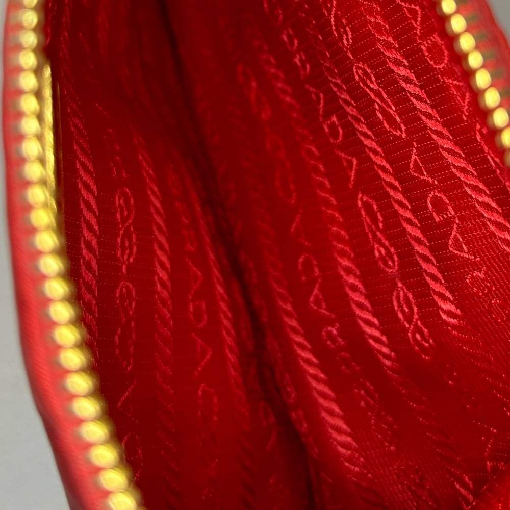 Prada | Nylon - Picture 2 of 10